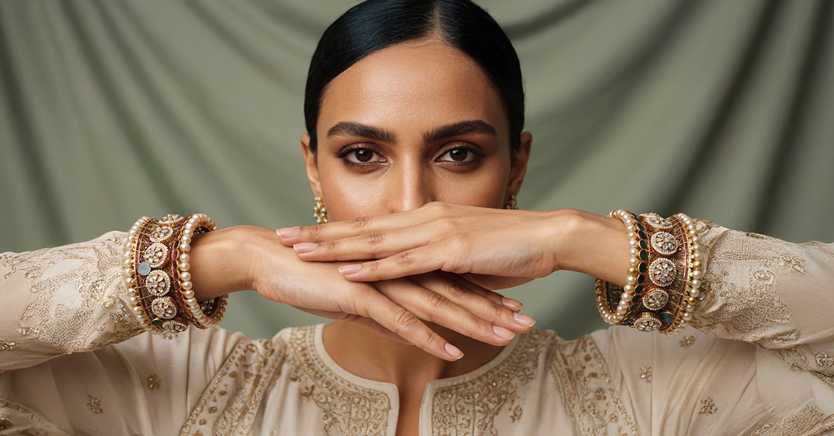 1200x628px-StuddedGoldBangle-KARANKOTHARIJEWELLERS