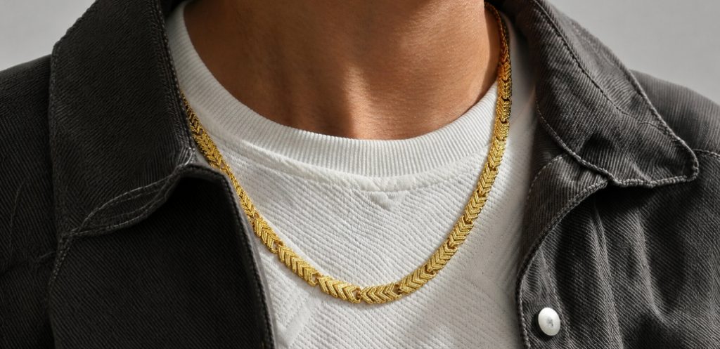 Men’s herringbone gold chain necklace by DC Jewellers 