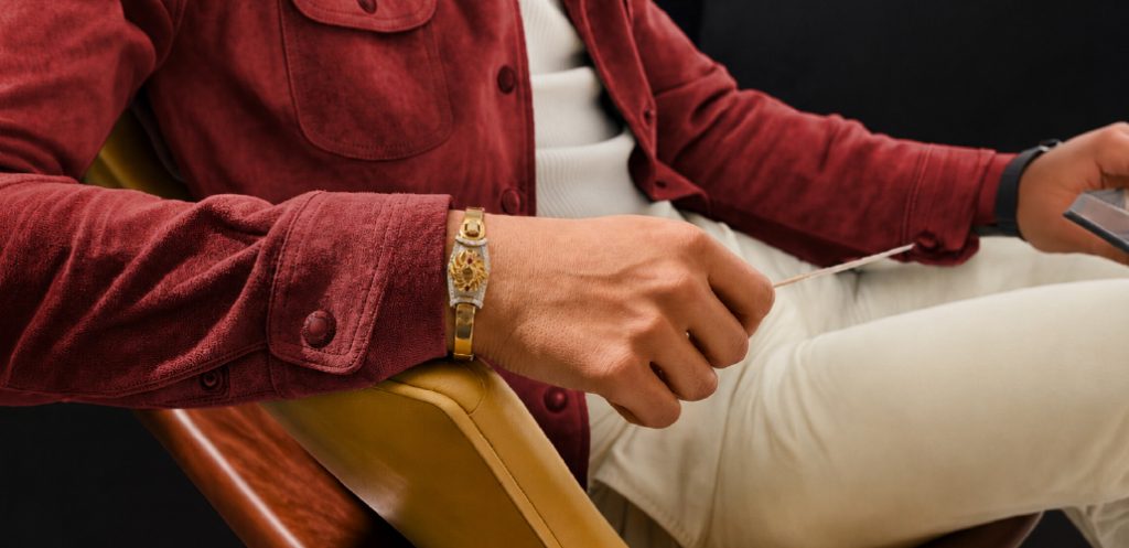 Men’s gold lion kada bracelet by DC Jewellers with diamond detailing 