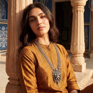 The Necklace That Builds The Entire Look
